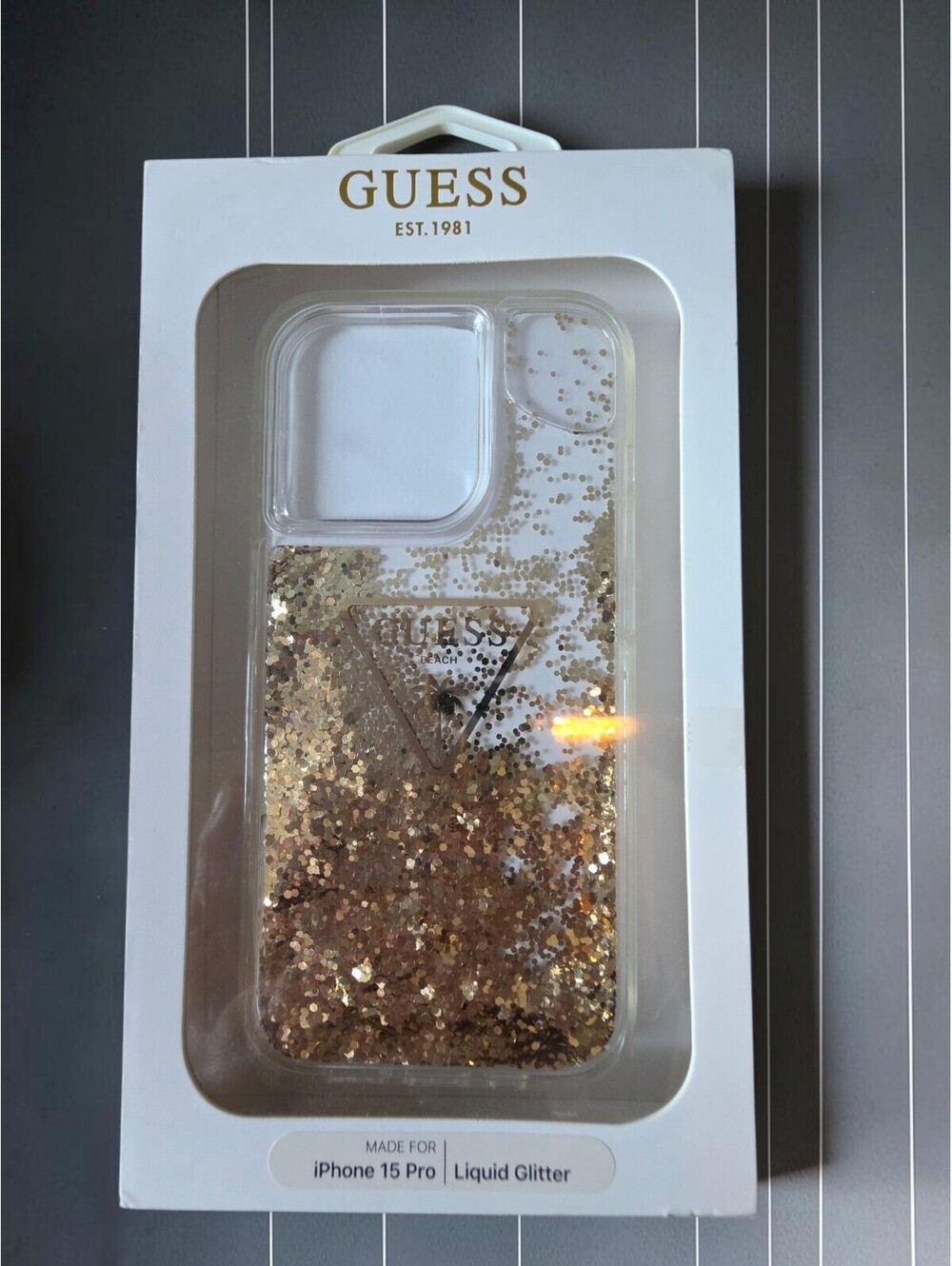 Guess Liquid Glitter iPhone 15 Pro Case